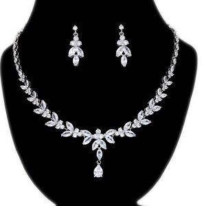 Swarovski diamond/crystal necklace